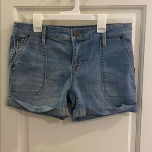 Gap girlfriend short